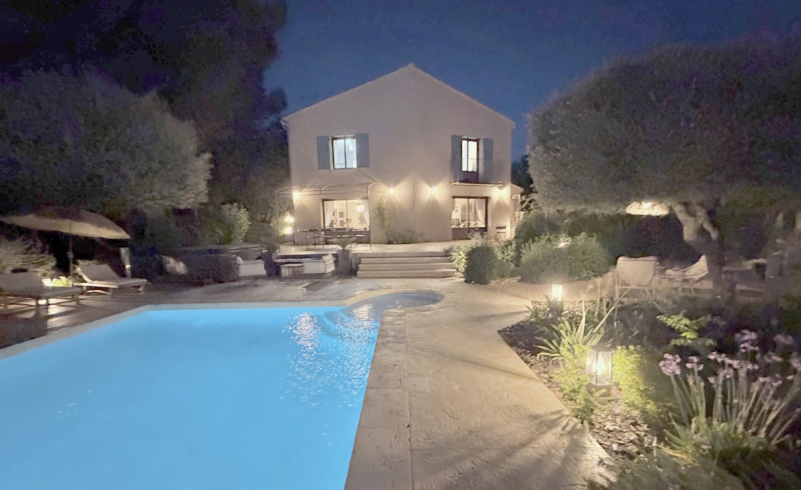 Maison 10 pièces 240 m² · à Bedoin · 240 m² · 1 277 000 €